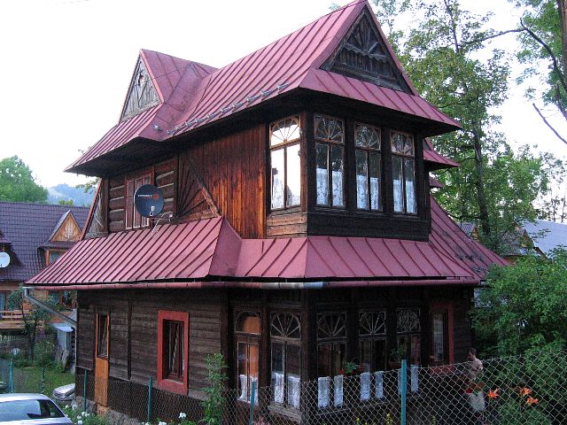Zakopanelaistyylinen puutalo. Zakopane, Puola.