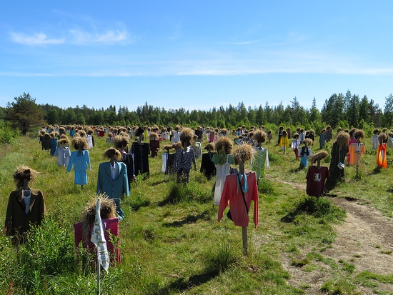 Aurinkoinen aamu Yykenvuonolla. Elsnes, Norja 29.7.2013.