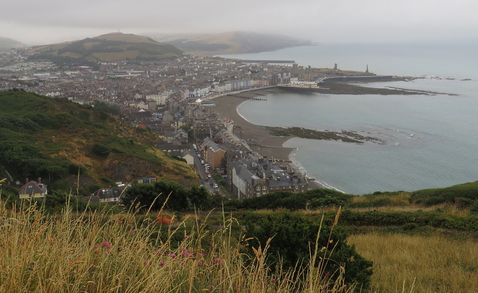 Kaupunki Constitution Hillilt kuvattuna. Aberystwyth, Wales 16.7.2018.